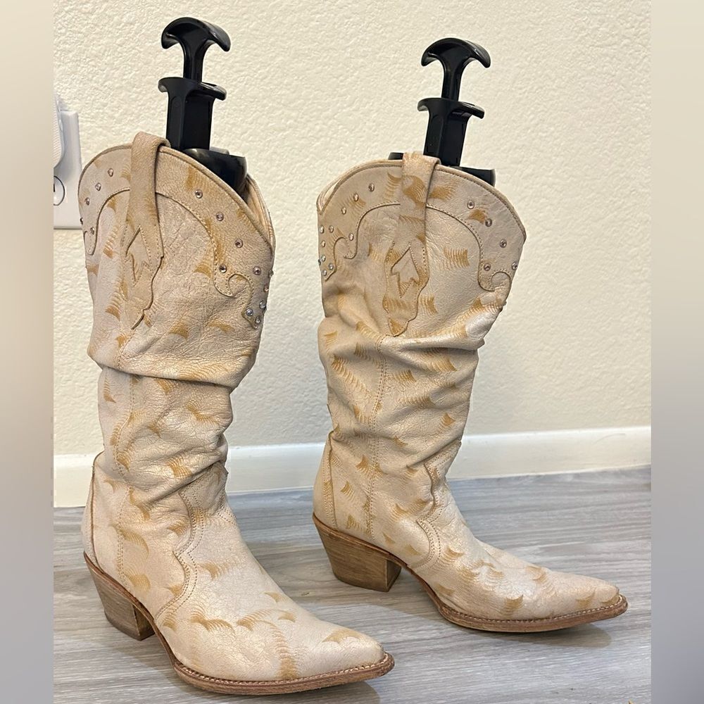Frida Cuadra Pointed Toe Western Boots